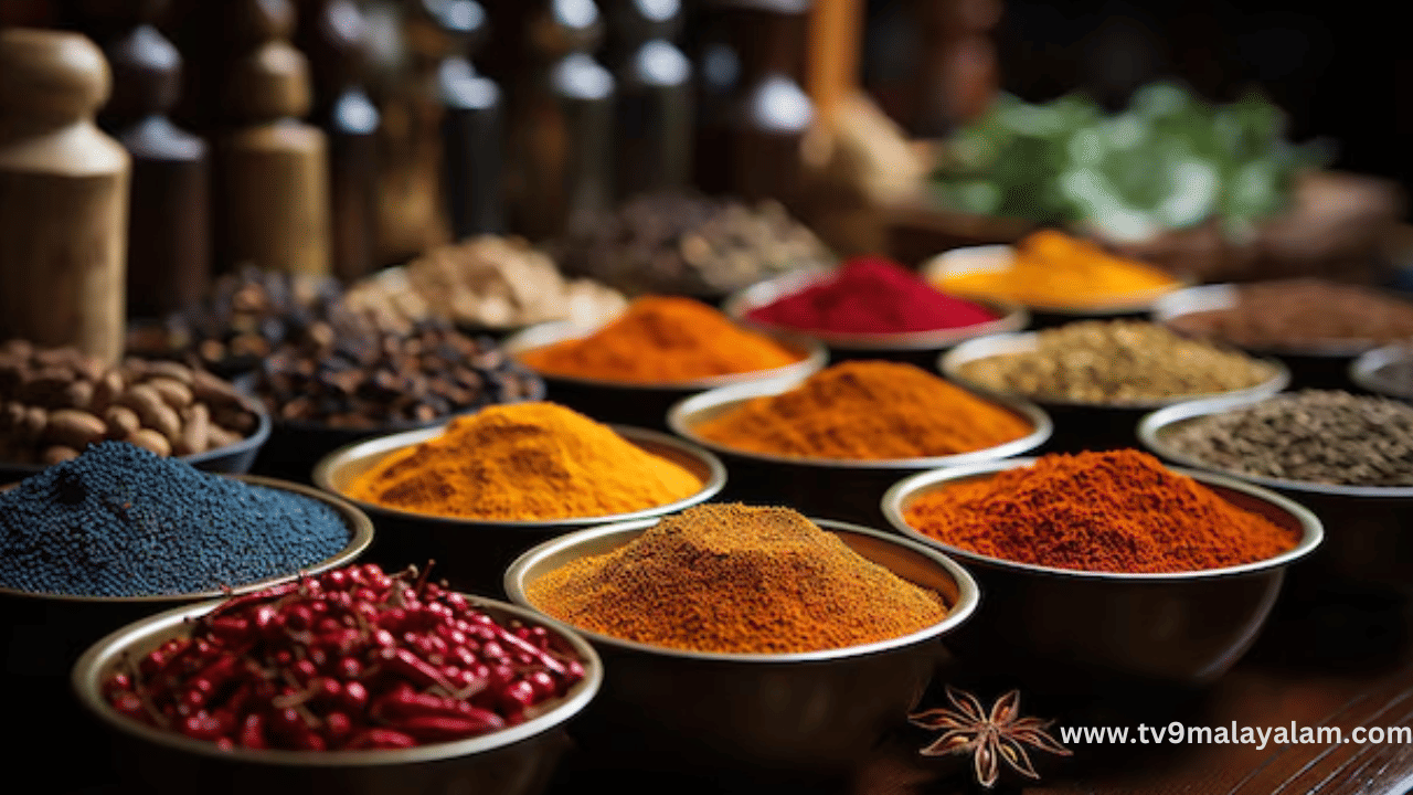 ചൂടായ എണ്ണയിൽ മഞ്ഞൾപ്പൊടി, മുളകുപൊടി, മല്ലിപ്പൊടി തുടങ്ങിയവ ചേർക്കുമ്പോൾ കരിഞ്ഞുപോകാറുണ്ടോ. എങ്കിൽ അൽപം വെള്ളത്തിൽ കുതിർത്ത് കുഴമ്പുപരുവത്തിൽ ചേർത്താൽ കരിഞ്ഞുപോകാതെ നല്ല മണത്തോടെ ലഭിക്കും.