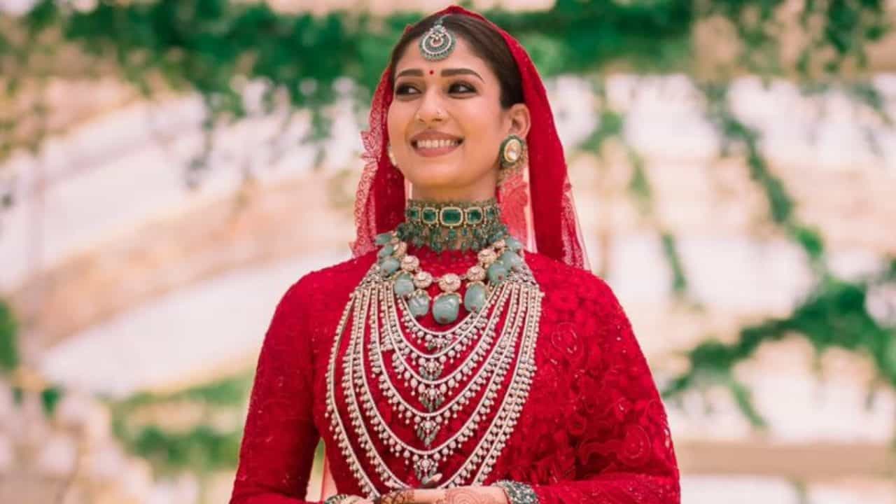 Nayanthara Beyond the Fairy Tale: നയൻതാരക്ക് പുതിയ കുരുക്ക്; ചന്ദ്രമുഖിയിലെ രംഗങ്ങൾ അനുമതിയില്ലാതെ ഉൾപ്പെടുത്തി; 5 കോടി നഷ്ടപരിഹാരം ആവശ്യപ്പെട്ട് അണിയറ പ്രവര്ത്തകർ Nayanthara Beyond the Fairy Tale: നയൻതാരക്ക് പുതിയ കുരുക്ക്; ചന്ദ്രമുഖിയിലെ രംഗങ്ങൾ അനുമതിയില്ലാതെ ഉൾപ്പെടുത്തി; 5 കോടി നഷ്ടപരിഹാരം ആവശ്യപ്പെട്ട് അണിയറ പ്രവര്ത്തകർ