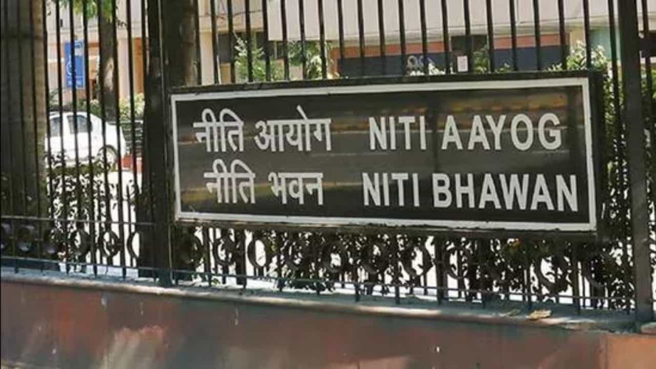 NITI Aayog’s SDG India Index: നിതി ആയോഗിന്റെ സുസ്ഥിര വികസന ലക്ഷ്യ സൂചികയിൽ നാലാം തവണയും ഒന്നാമനായി കേരളം NITI Aayog’s SDG India Index: നിതി ആയോഗിന്റെ സുസ്ഥിര വികസന ലക്ഷ്യ സൂചികയിൽ നാലാം തവണയും ഒന്നാമനായി കേരളം