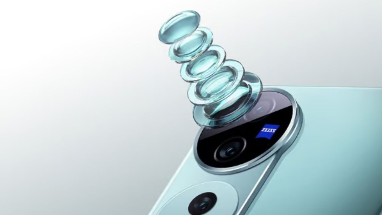 വിവോ വി40 സീരീസ്: കാമറയില്‍ ZEISS ബ്രാന്‍ഡിങ് ആണ് ഇതിന്റെ  പ്രത്യേകത. സെഗ്മെന്റിലെ ഏറ്റവും സ്ലിം ഉപകരണങ്ങളായിരിക്കും വി40, വി 40 പ്രോ എന്നിവ. 5,500mAh ബാറ്ററിയിലാണ് ഫോണ്‍ വരുന്നത്.