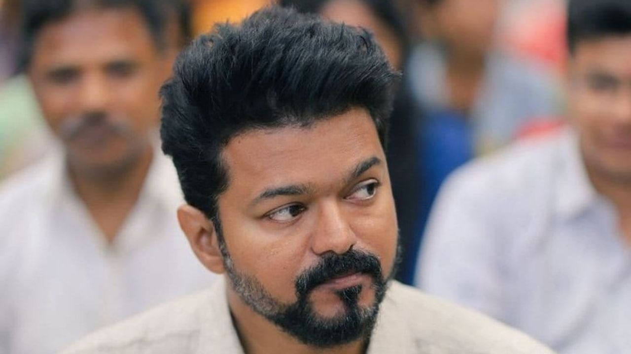 130 കോടി മുതൽ 250 കോടി വരെയാണ് തമിഴ് സൂപ്പർ സ്റ്റാറായ വിജയ് ഒരു ചിത്രത്തിന് വാങ്ങുന്നത്