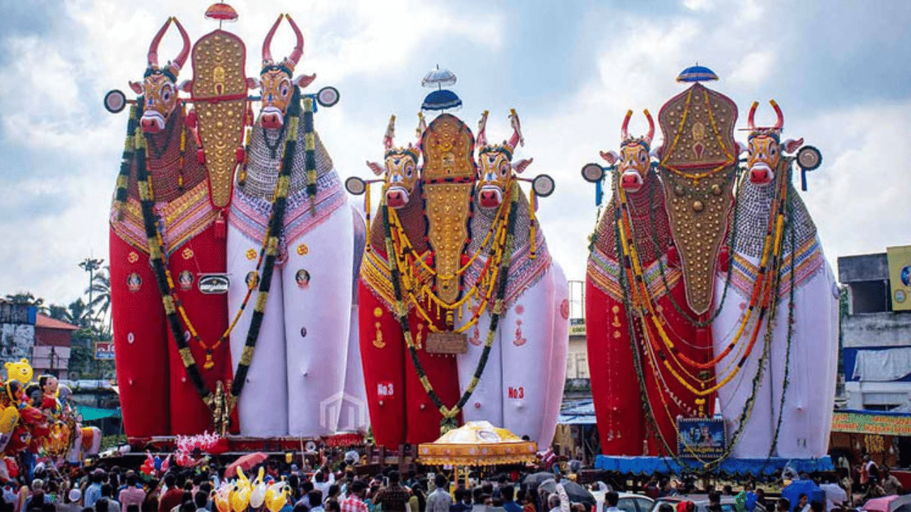 മലയാള മാസം ചിങ്ങത്തിലെ തിരുവോണം കഴിഞ്ഞ് വരുന്ന കന്നിയിലെ തിരുവോണമാണ് ഇരുപത്തിയെട്ടാം ഓണമായി മലയാളി ആഘോഷിക്കുന്നത്. ഓണത്തിന്റെ നാടെന്ന് പഴമക്കാർ വിളിക്കുന്ന, ഓണാട്ടുകര ആലപ്പുഴ ജില്ലയുടെ ഭാഗമാണ്. അവിടെയാണ് ഏറ്റവും കൂടുതൽ ഇരുപത്തിയെട്ടാം ഓണം പ്രചാരത്തിലുള്ളത്.