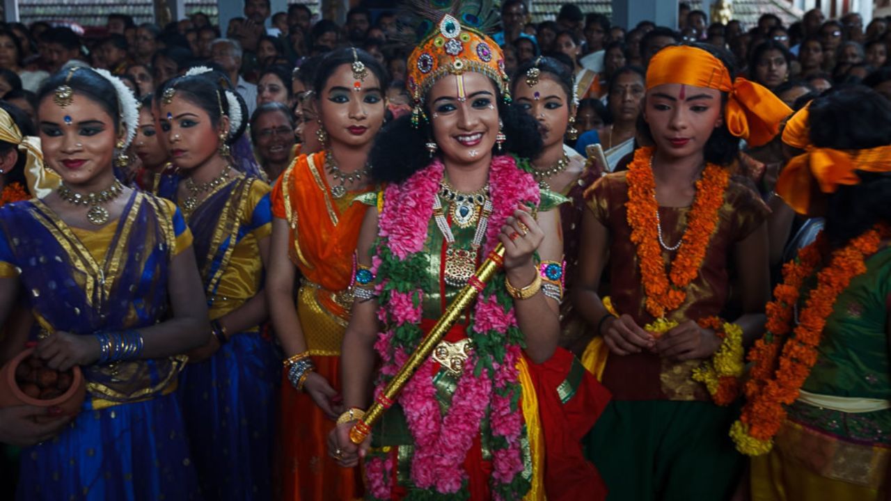 ഭഗവാന്റെ പ്രസാദം കഴിക്കാനായി നിരവധിയാളുകളാണ് ഇന്നേ ദിവസം ക്ഷേത്രത്തിലേക്ക് എത്തിച്ചേരുക. (Social Media Image)