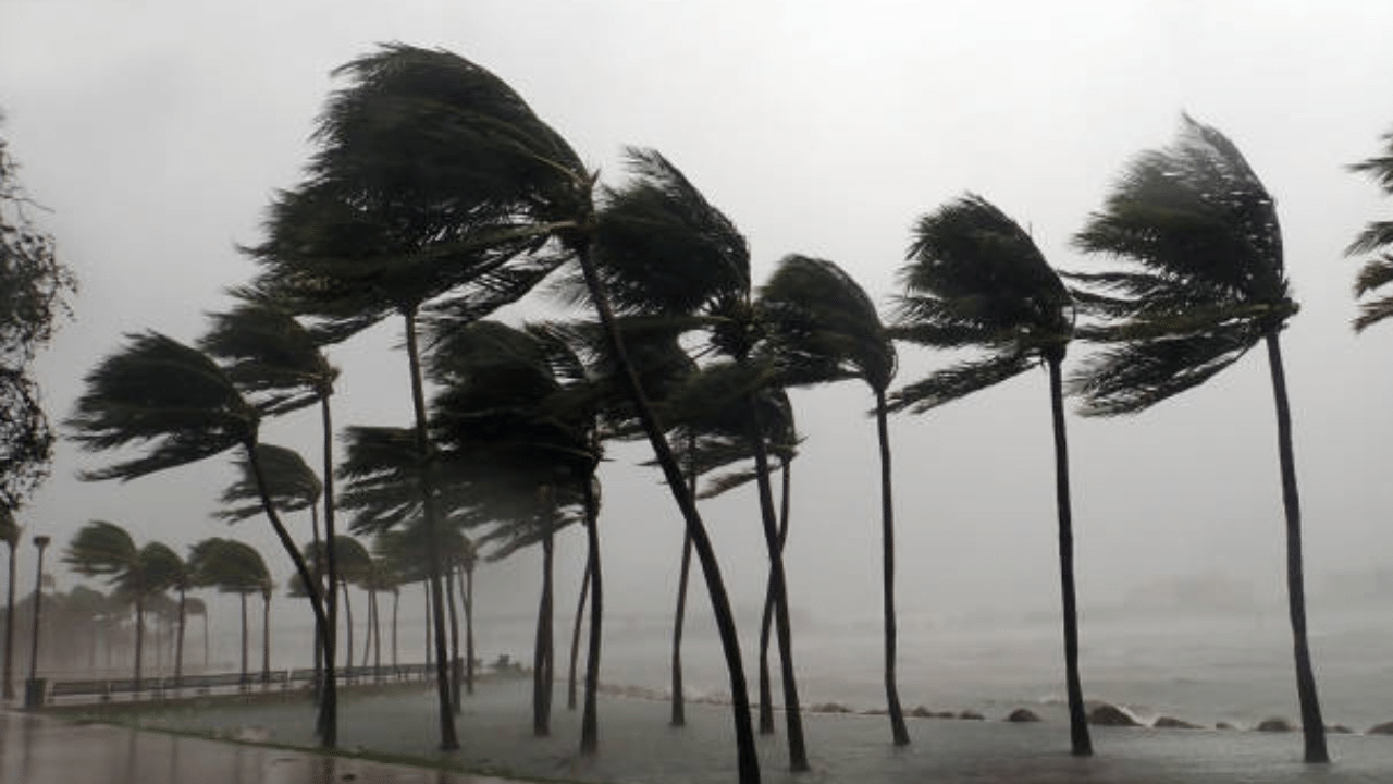 Kerala Rain Alert: ചുഴലിക്കാറ്റായി അസ്ന: കേരളത്തിൽ അടുത്ത നാല് ദിവസം ശക്തമായ മഴയ്ക്ക് സാധ്യത