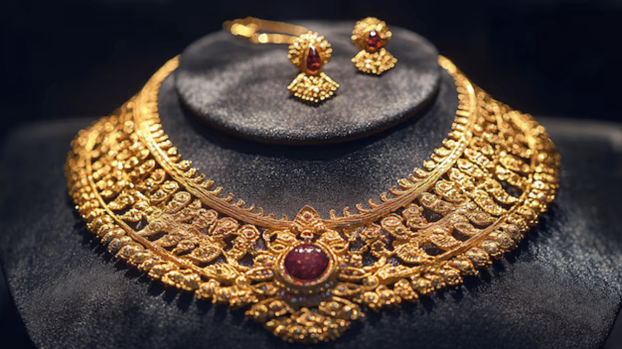 Kerala Gold Price: തൊട്ടാൽ പൊള്ളും സ്വർണ്ണവില…..; വെള്ളിവിലയിലും വർദ്ധനവ് Kerala Gold Price: തൊട്ടാൽ പൊള്ളും സ്വർണ്ണവില…..; വെള്ളിവിലയിലും വർദ്ധനവ്
