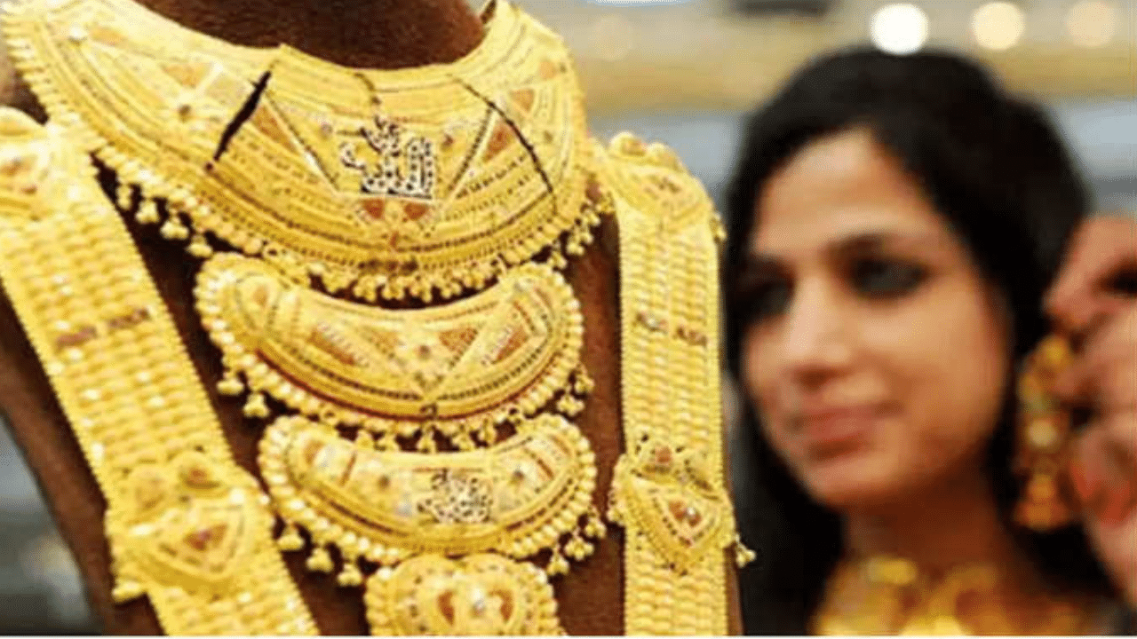 Gold Rate Today: ആശ്വസിക്കാം… വിലയിടിഞ്ഞു സ്വർണവും വെള്ളിയും Gold Rate Today: ആശ്വസിക്കാം… വിലയിടിഞ്ഞു സ്വർണവും വെള്ളിയും