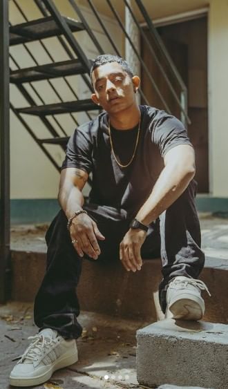 ഇന്ത്യൻ ക്രിക്കറ്റ് താരം ഹാർദിക് പാണ്ഡ്യ, അമേരിക്കൻ റാപ്പർ പ്രോജെക്ട് റാറ്റ്, ബോളിവുഡ് താരം രാഘവ് ജുയൽ തുടങ്ങിയ നിരവധി പേരാണ് ഗാനത്തിന് ആശംസകൾ അറിയിച്ചിട്ടുള്ളത്. ഇതിനോടകം ഈ റാപ്പ് ഗാനം യുട്യൂബിൽ 20 മില്യണിൽ (രണ്ട് കോടി) അധികം പേർ കണ്ടു കഴിഞ്ഞു. (Image Courtesy : Hanumankind Instagram)