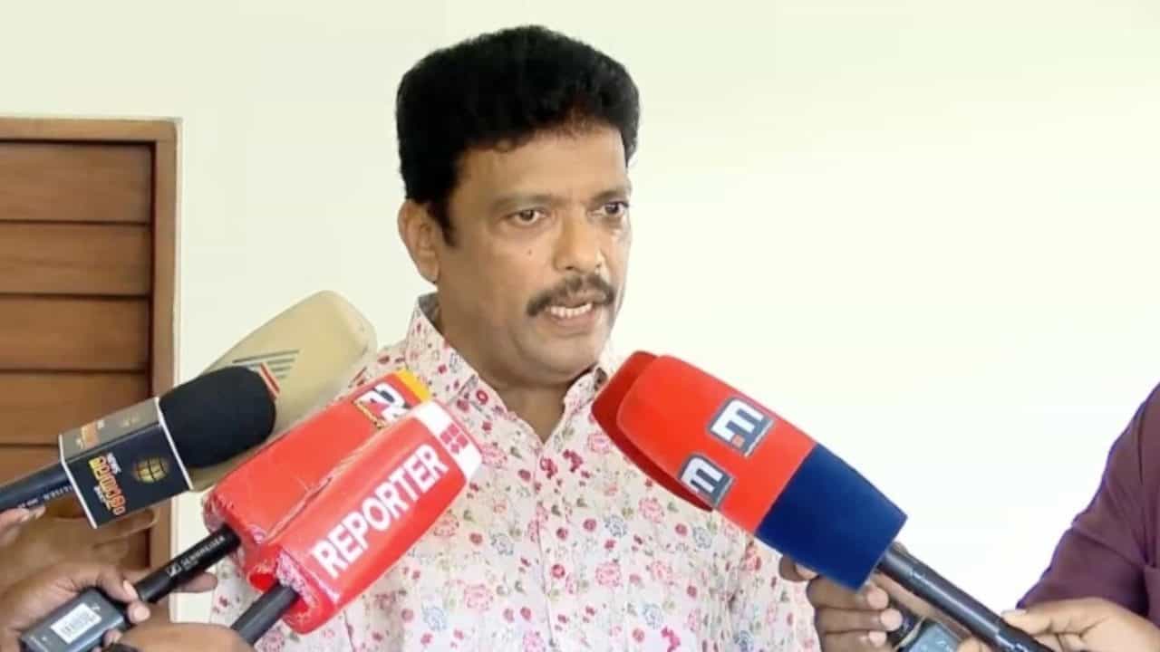 AMMA : ഒറ്റപ്പെട്ട സംഭവമെന്ന് പറഞ്ഞ് ഒഴിഞ്ഞുമാറാനാവില്ല; അമ്മയുടെ ഭാഗത്തുനിന്ന് വീഴ്ച ഉണ്ടായെന്ന് ജഗദീഷ് AMMA : ഒറ്റപ്പെട്ട സംഭവമെന്ന് പറഞ്ഞ് ഒഴിഞ്ഞുമാറാനാവില്ല; അമ്മയുടെ ഭാഗത്തുനിന്ന് വീഴ്ച ഉണ്ടായെന്ന് ജഗദീഷ്