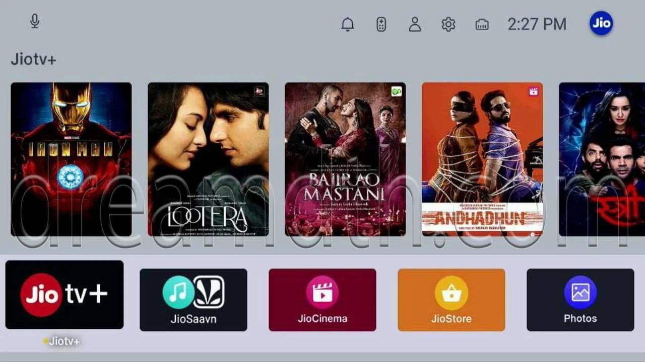 ആൻഡ്രോയ്ഡ് ടിവിയിൽ ഗൂഗിൾ പ്ലേ സ്റ്റോറിൽ നിന്ന് ഈ ആപ്പ് ഡൗൺലോഡ് ചെയ്യാനാവും. ജിയോ ഫൈബർ, ജിയോ എയർ ഫൈബർ സബ്സ്ക്രൈബർമാർക്ക് ആപ്പ് ലഭിക്കുമെങ്കിലും ചില പ്രത്യേക പ്ലാൻ സബ്സ്ക്രൈബ് ചെയ്തെങ്കിലേ ആപ്പിലെ ഉള്ളടക്കങ്ങൾ കാണാനാവൂ. ജിയോ എയർഫൈബറിലെ എല്ലാ പ്ലാനുകളിലും ഇത് ലഭിക്കും. ജിയോഫൈബർ പോസ്റ്റ്പെയ്ഡിൽ 599, 899 രൂപയുടെ പ്ലാനുകളിൽ ഇത് ലഭിക്കും. ജിയോഫൈബർ പ്രീപെയ്ഡ് വരിക്കാർക്ക് 999 രൂപയുടെ പ്ലാനെങ്കിലും ഉണ്ടാവണം.