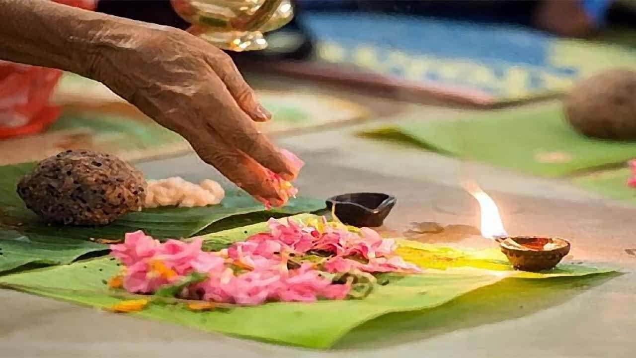 Karkidaka Vavu Bali 2024: എല്ലാ വര്ഷവും പിതൃക്കള്ക്ക് ബലിയിടണോ? കര്ക്കിടകവാവ് ബലിയുടെ പ്രത്യേകത Karkidaka Vavu Bali 2024: എല്ലാ വര്ഷവും പിതൃക്കള്ക്ക് ബലിയിടണോ? കര്ക്കിടകവാവ് ബലിയുടെ പ്രത്യേകത
