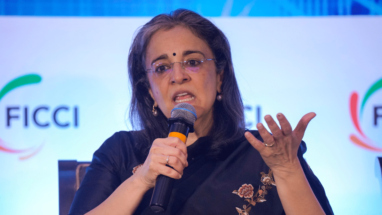 കൂടാതെ അദാനി ഗ്രൂപ്പിന്റെ ഷെൽ കമ്പനികളിൽ മാധബിക്കും അവരുടെ ഭർത്താവിനും നിക്ഷേപമുണ്ടെന്നും ഹിൻഡൻബർഗ് റിപ്പോർട്ട് വെളിപ്പെടുത്തുന്നു. അദാനിക്കെതിരായ അന്വേഷണത്തിൽ പുരോഗതി ഇല്ലാതെ തുടരുന്നതും അദ്ദേഹം അന്വേഷണത്തെ കൂടുതൽ ഭയപ്പെടാത്തതും ഈ ബന്ധത്തെ തുടർന്നാണെന്നും യുഎസ് നിക്ഷേപ-ഗവേഷണ സ്ഥാപനമായ ഹിൻഡൻബർഗ് വ്യക്തമാക്കിയിരുന്നു. (Image Credits: PTI)