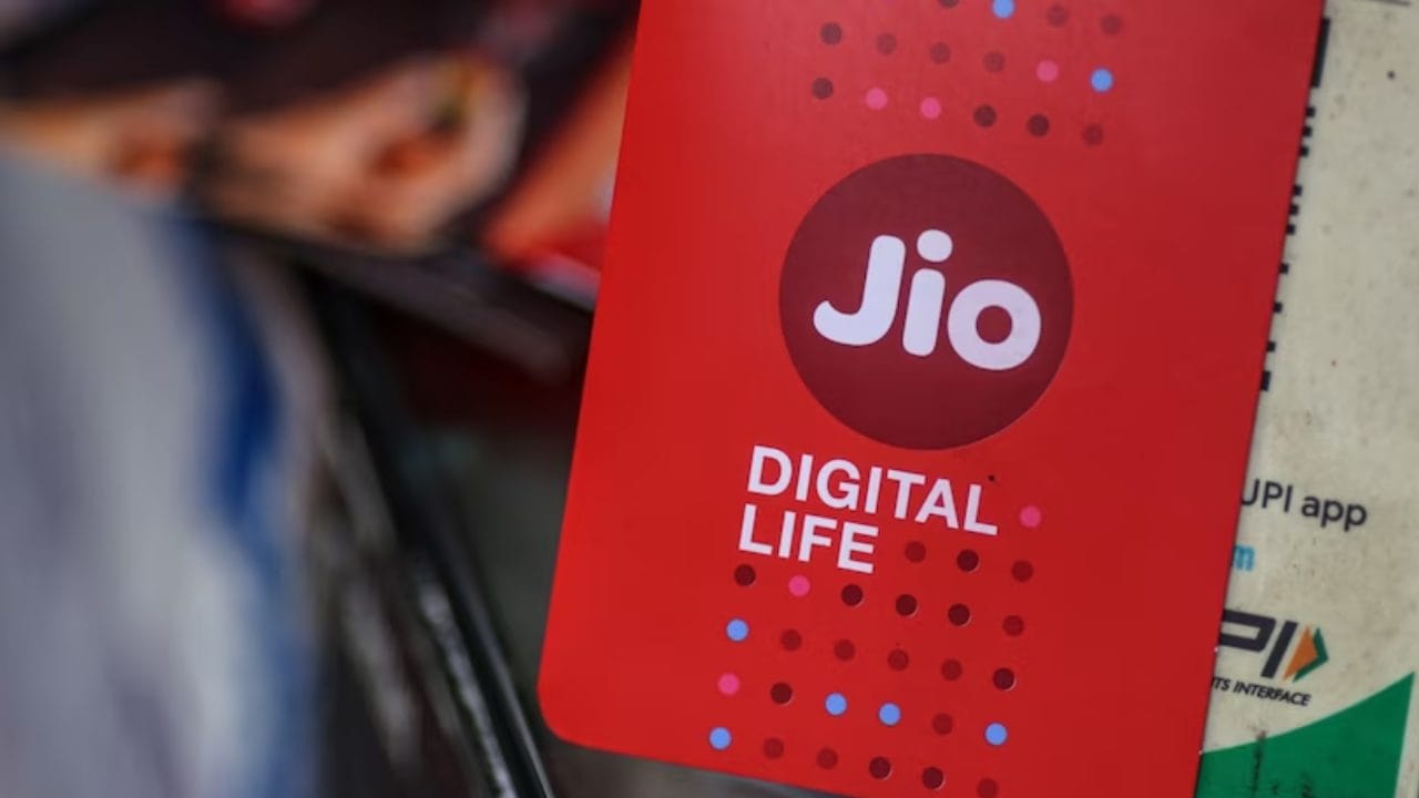 5ജി കണക്റ്റിവിറ്റി വാഗ്ധാനം ചെയ്യുന്നുണ്ടെങ്കിലും പ്രദേശത്ത് 5ജി ലഭിക്കുമെങ്കിൽ മാത്രമേ ഇത് ലഭിക്കൂ. നിശ്ചയിക്കപ്പെട്ട ഡേറ്റ കഴിഞ്ഞാൽ സെക്കൻഡിൽ 64 കെബിയാവും വേഗത. (Image Courtesy - Social Media)