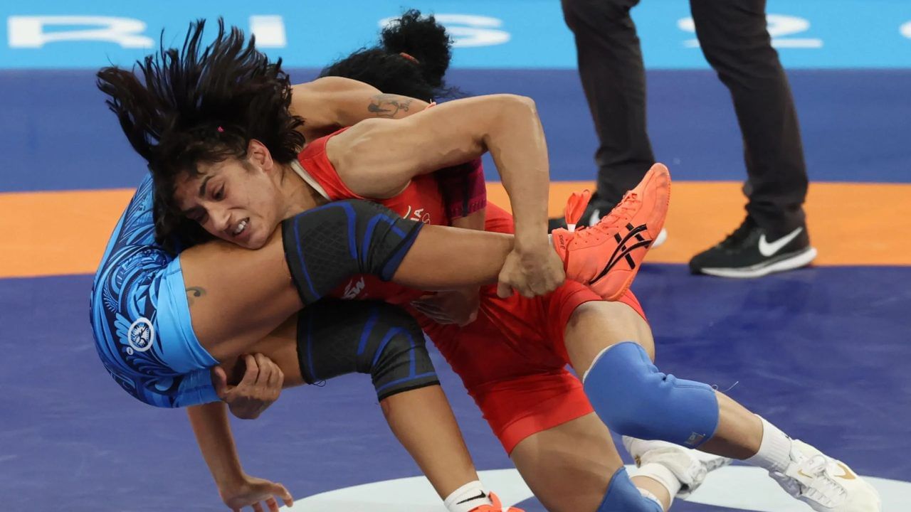 Vinesh Phogat : വിനേഷ് ഫോഗട്ടിന് വെള്ളിമെഡൽ ലഭിക്കുമോ?; നിർണായക വിധി ഇന്ന് Vinesh Phogat : വിനേഷ് ഫോഗട്ടിന് വെള്ളിമെഡൽ ലഭിക്കുമോ?; നിർണായക വിധി ഇന്ന്