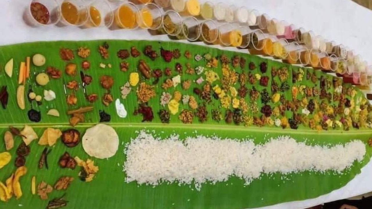 ഊണ് കഴിഞ്ഞാല് ഭക്ഷണം ഇഷ്ടപ്പെട്ടാല് മുകളില് നിന്നും താഴേക്ക് ഇല മടക്കാം. ഇഷ്ടപ്പെട്ടില്ലെങ്കില് താഴെ നിന്നും മുകളിലേക്കും. (Facebook Image)