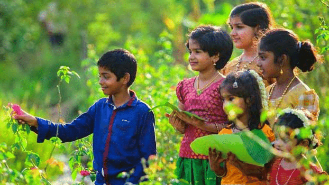 ചിങ്ങമാസത്തിലെ തിരുവോണം ഓരോ മലയാളിക്കും വലിയ ആഘോഷമാണ്. ‌ചിങ്ങത്തിലെ തിരുവോണത്തിന് മുന്നേ ഒരു കുഞ്ഞോണം ഉണ്ട്. പേരുപോലെ തന്നെ കുട്ടികളുടെ ഓണം. തിരുവോണ ദിനം പോലെ കോടിയണിഞ്ഞു സദ്യവട്ടങ്ങളൊക്കെ ഒരുക്കിയാണ് പിള്ളേരോണവും ആഘോഷിക്കുന്നത്. 