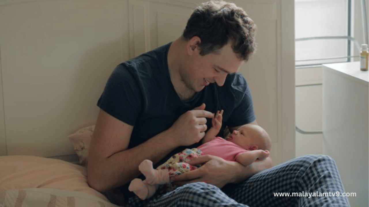 കുഞ്ഞുണ്ടായാൽ പലപ്പോഴും മാതാപിതാക്കൾക്ക് ഉറക്കം വലിയ പ്രശ്‌നമാകുന്ന സാഹചര്യമുണ്ടാകാറുണ്ട്. ഉറക്കം കുറയുന്നത് മാനസിക സംഘർഷത്തിലേക്കും വിഷാദത്തിലേക്കും നയിക്കുന്നത് പ്രധാന കാരണമാണ്. (Image Credits: Freepik)