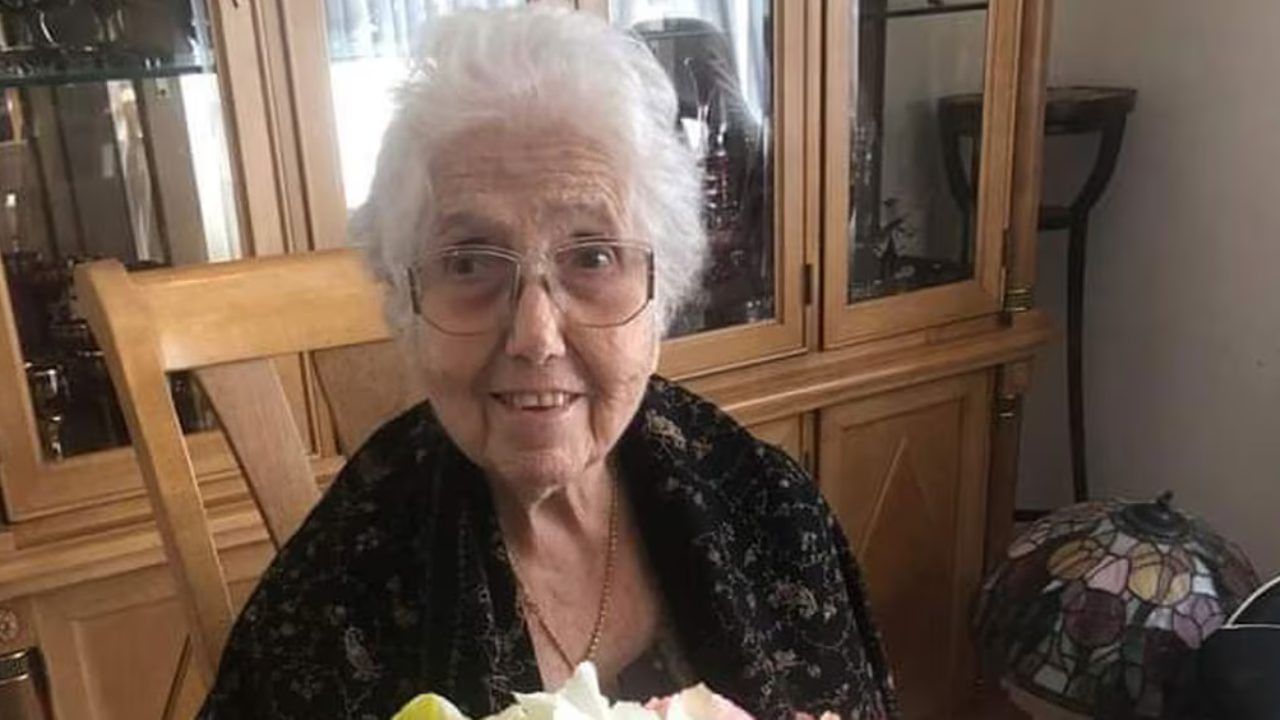 Queenie Hallegua : കൊച്ചിയിലെ അവസാന ജൂതവനിതയും ഓർമ്മയായി; കൊച്ചിയിൽ ജൂതവംശജനായി ഇനി ഒരേയൊരാൾ