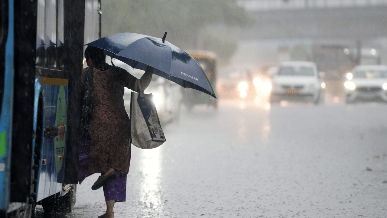 Kerala Rain Alert: സംസ്ഥാനത്ത് ശക്തമായ മഴയ്ക്ക് സാധ്യത; 2 ജില്ലകളിൽ ഓറഞ്ച് അലർട്ട്, ജാഗ്രതാ നിർദ്ദേശം Kerala Rain Alert: സംസ്ഥാനത്ത് ശക്തമായ മഴയ്ക്ക് സാധ്യത; 2 ജില്ലകളിൽ ഓറഞ്ച് അലർട്ട്, ജാഗ്രതാ നിർദ്ദേശം
