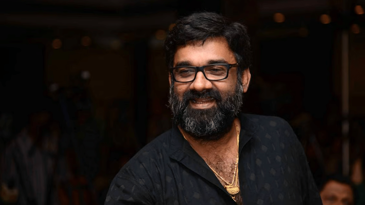 Director Renjith: ഗംഭീര തുടക്കം, നാണംകെട്ട് പടിയിറക്കം… സിനിമയെ വെല്ലുന്ന രഞ്ജിത്തിന്റെ കഥ Director Renjith: ഗംഭീര തുടക്കം, നാണംകെട്ട് പടിയിറക്കം… സിനിമയെ വെല്ലുന്ന രഞ്ജിത്തിന്റെ കഥ