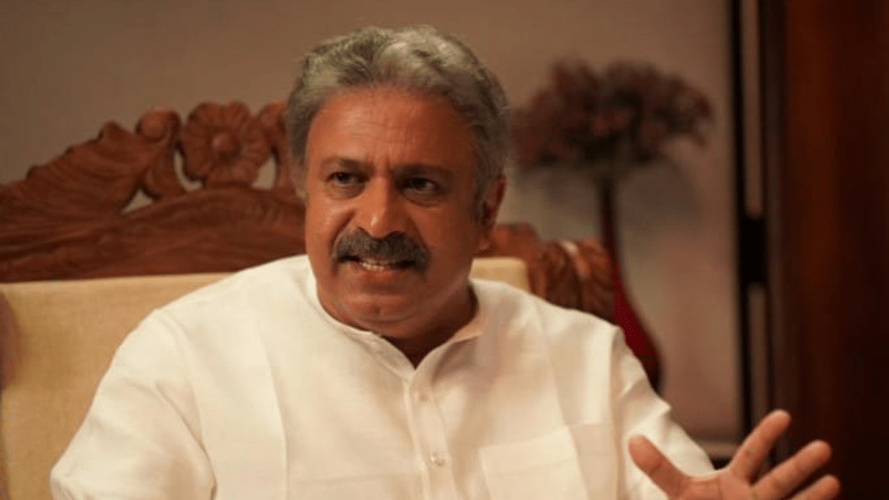 Hema Committee Report: ‘അതൊരു കെണിയായിരുന്നു, അയാളെന്നെ പൂട്ടിയിട്ടു’: സിദ്ദിഖിനെതിരെ ഗുരുതര ആരോപണവുമായി യുവനടി Hema Committee Report: ‘അതൊരു കെണിയായിരുന്നു, അയാളെന്നെ പൂട്ടിയിട്ടു’: സിദ്ദിഖിനെതിരെ ഗുരുതര ആരോപണവുമായി യുവനടി