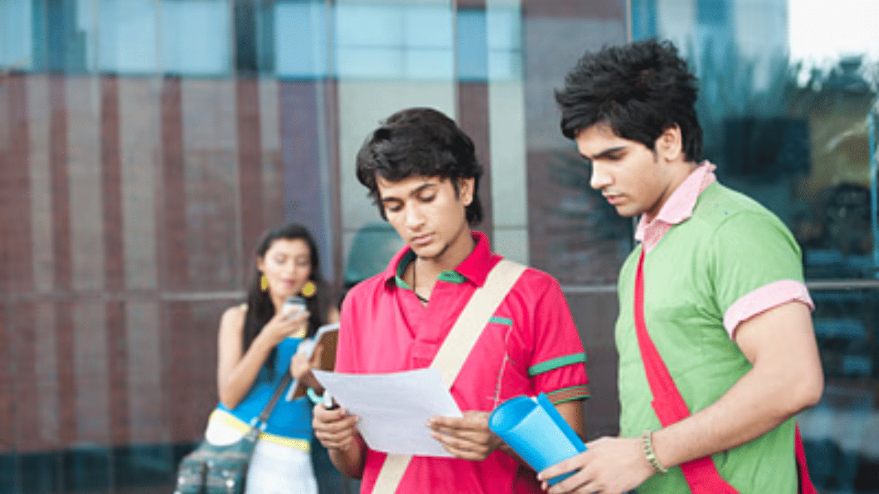 Study at abroad: ഇന്ത്യൻ വിദ്യാർത്ഥികൾക്ക് യു.കെ മടുത്തോ? കണക്കുകൾ സത്യം പറയും