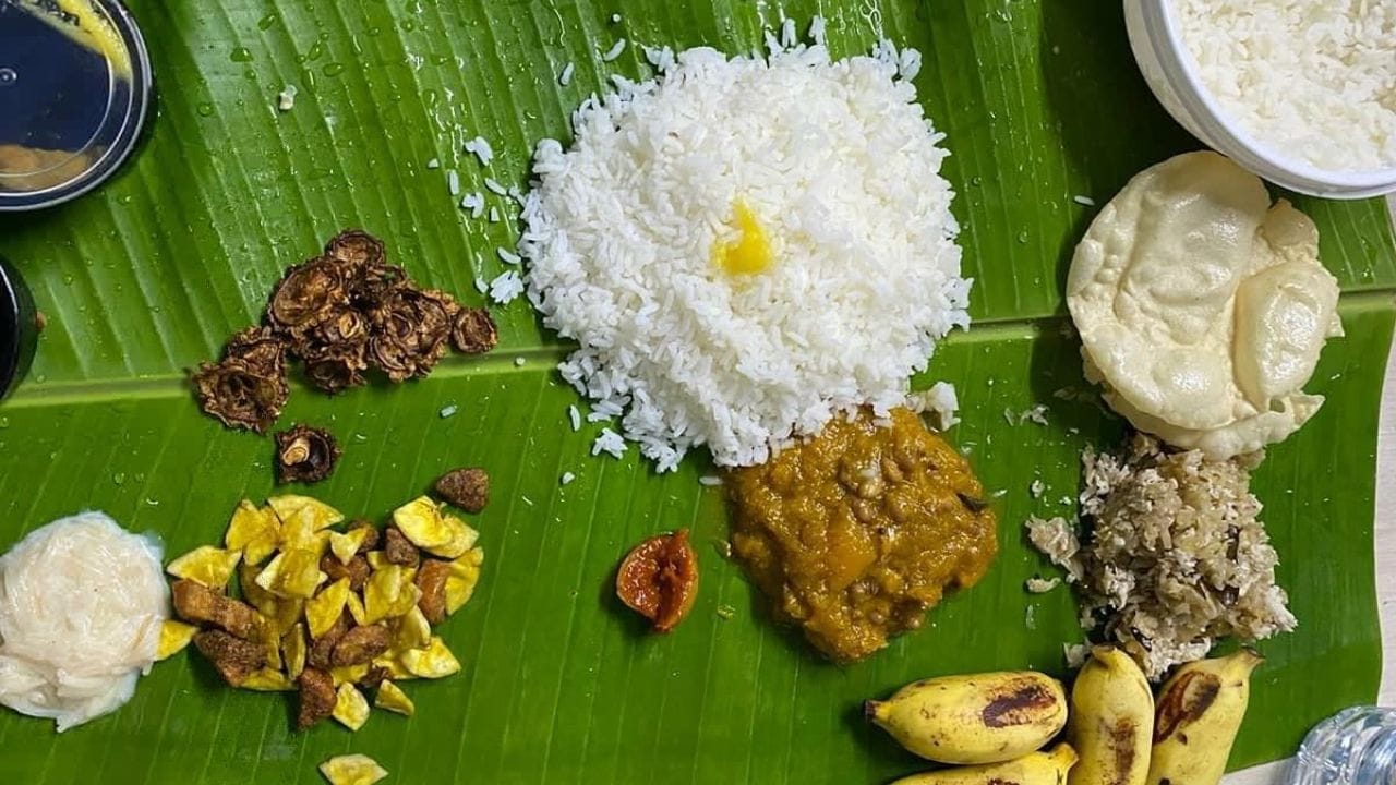 Onam 2024: ഓണം ഒന്നാണെങ്കിലും സദ്യ, അത് പലതുണ്ട്; തമ്മില്‍ ചേരാതെ തെക്കും വടക്കും