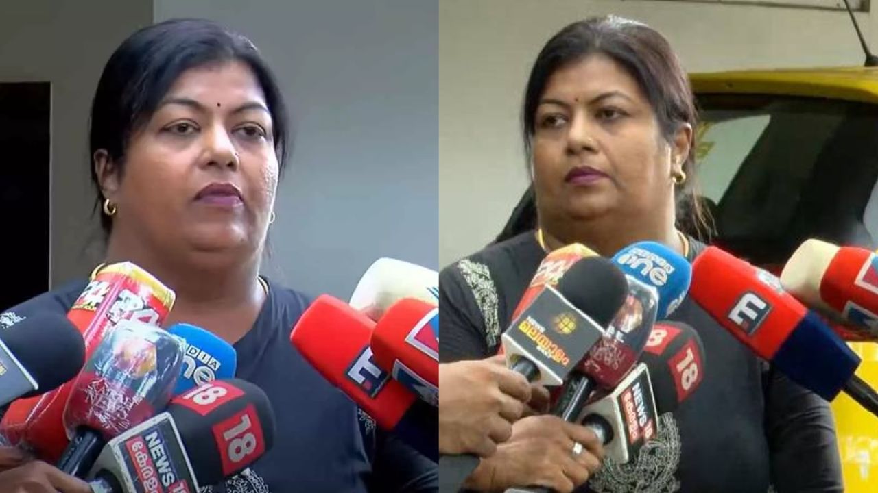 Hema Committee Report: ‘ഒരു പ്രമുഖ നടന് റൂമിലേക്ക് വരാന് മെസേജ് അയച്ചു’; തനിക്കും ദുരനുഭവമുണ്ടായെന്ന് വെളിപ്പെടുത്തി തിലകന്റെ മകള് Hema Committee Report: ‘ഒരു പ്രമുഖ നടന് റൂമിലേക്ക് വരാന് മെസേജ് അയച്ചു’; തനിക്കും ദുരനുഭവമുണ്ടായെന്ന് വെളിപ്പെടുത്തി തിലകന്റെ മകള്