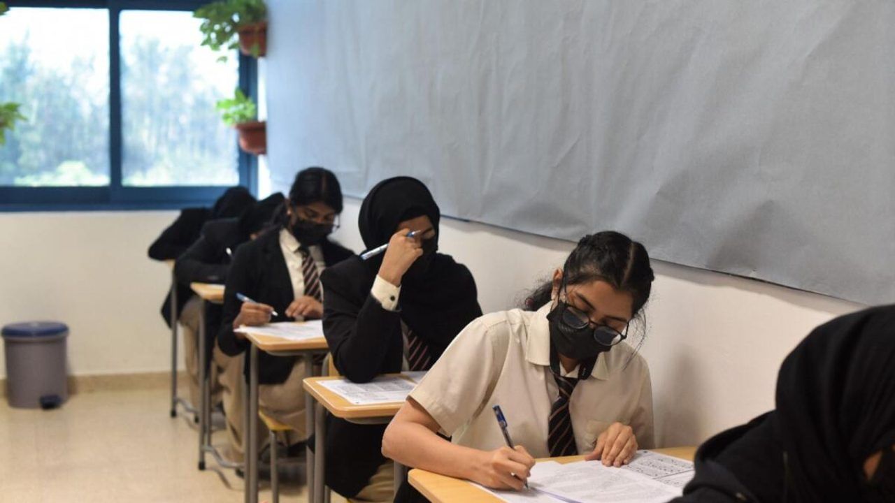 UAE Exams : പരമ്പരാഗത പരീക്ഷകൾക്ക് വിട; യുഎഇയിലെ വിദ്യാർത്ഥികൾക്ക് ഇനി നൈപുണ്യാധിഷ്ഠിത വിലയിരുത്തൽ