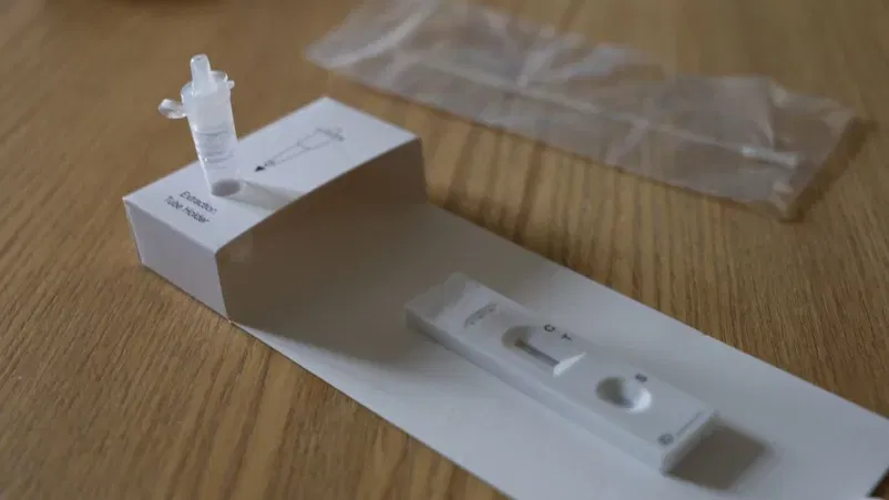Mpox RT-PCR kit: ഇനി കുരങ്ങുപനി കണ്ടെത്താൻ എളുപ്പം; പരിശോധനാ കിറ്റ് വികസിപ്പിച്ച് ആന്ധ്രയിലെ ഗവേഷക സംഘം Mpox RT-PCR kit: ഇനി കുരങ്ങുപനി കണ്ടെത്താൻ എളുപ്പം; പരിശോധനാ കിറ്റ് വികസിപ്പിച്ച് ആന്ധ്രയിലെ ഗവേഷക സംഘം