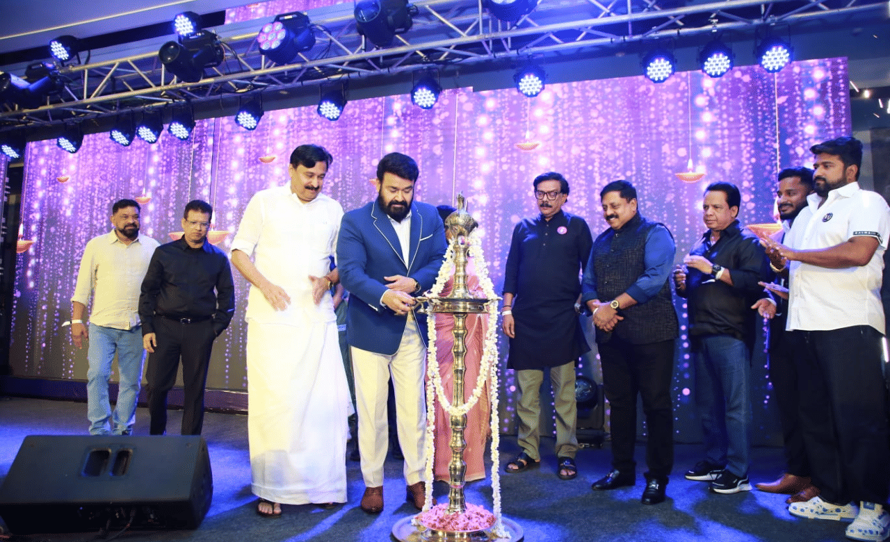 Kerala Cricket League: അപ്പോ എങ്ങനാ നമ്മൾ ഒന്നിച്ചങ്ങ് ക്രിക്കറ്റ് കളിക്കാനിറങ്ങുവല്ലേ?...; കേരള ക്രിക്കറ്റ് ലീ​ഗ് ലോഞ്ച് ചെയ്ത് ബ്രാൻറ് അംബാസിഡറായ മോഹൻലാൽ