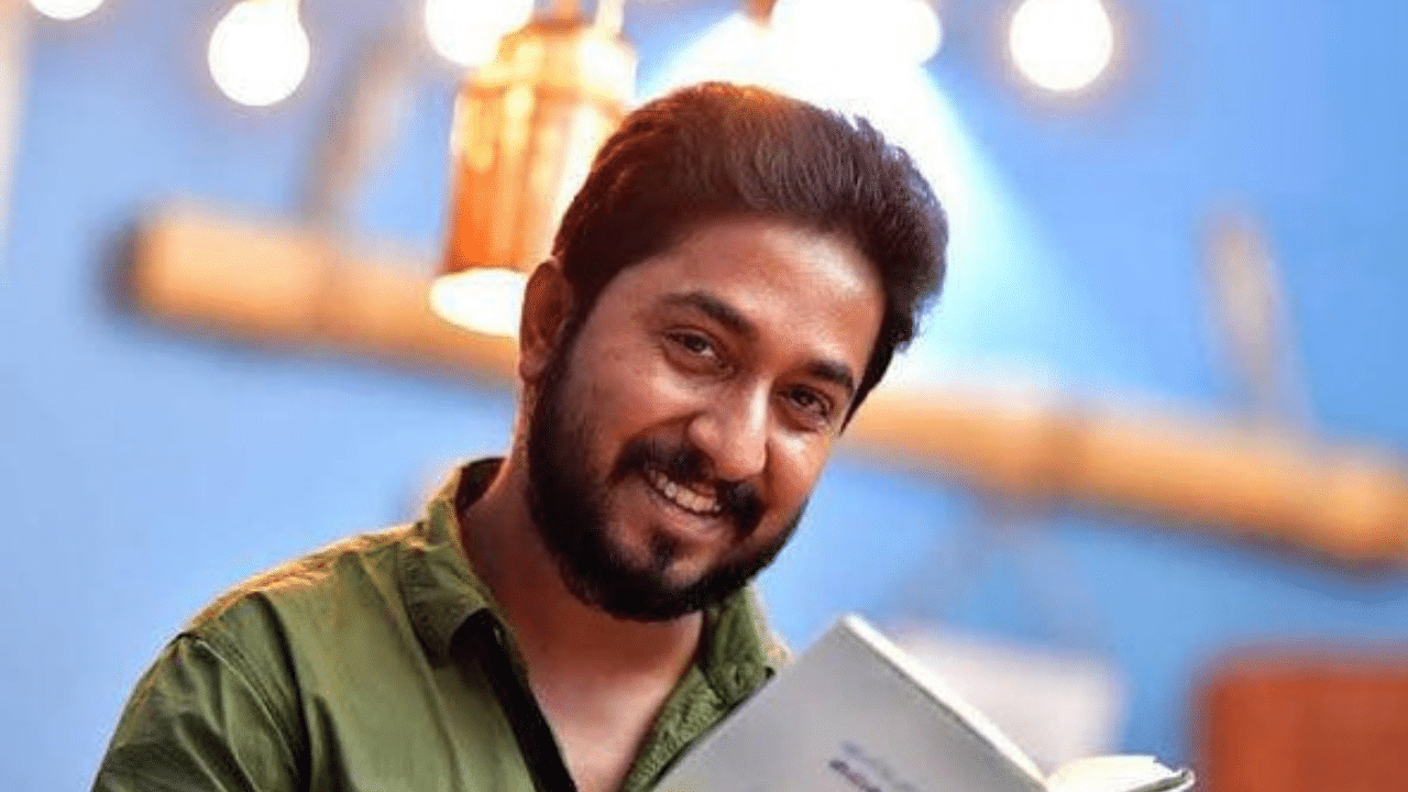 Vineeth Sreenivasan: വിനീത് ശ്രീനിവാസൻ സംവിധാനത്തിൽ പുതിയ ചിത്രം ഒരുങ്ങുന്നു; ചിത്രത്തിലേക്ക് അഭിനേതാക്കളെ തേടുന്നു എന്ന് അറിയിച്ച് താരം