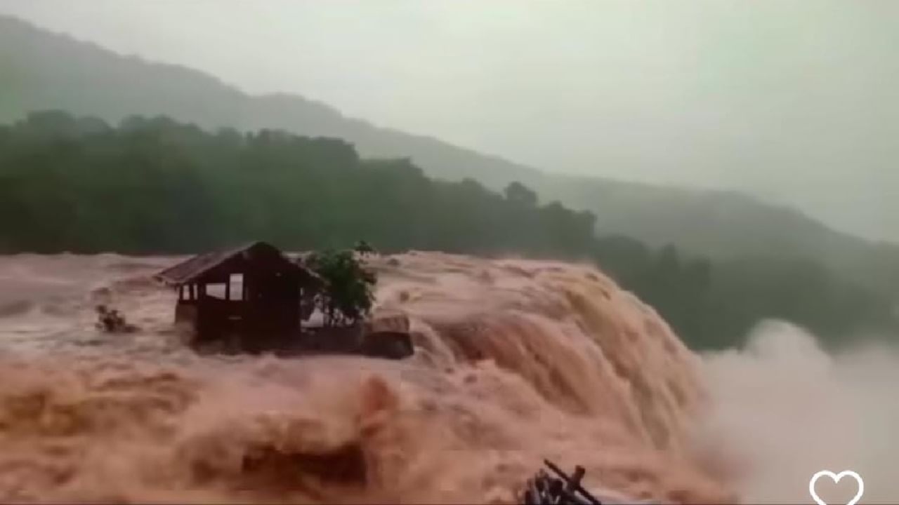 തൂണിന് തടിയും മേല്‍ക്കൂരയ്ക്കും മറ്റും ഈറ്റയും ഓലയുമാണ് ഉപയോഗിച്ചിരിക്കുന്നത്. കൃത്യമായി ഇടവേളകളില്‍ അറ്റക്കുറ്റപണികള്‍ നടത്തുന്നത് തന്നെയാണ് ഇപ്പോഴും കേടുകൂടാതെ നില്‍ക്കുന്നതിന് കാരണമെന്നും ഉദ്യോഗസ്ഥര്‍ പറയുന്നുണ്ട്.
Instagram Image