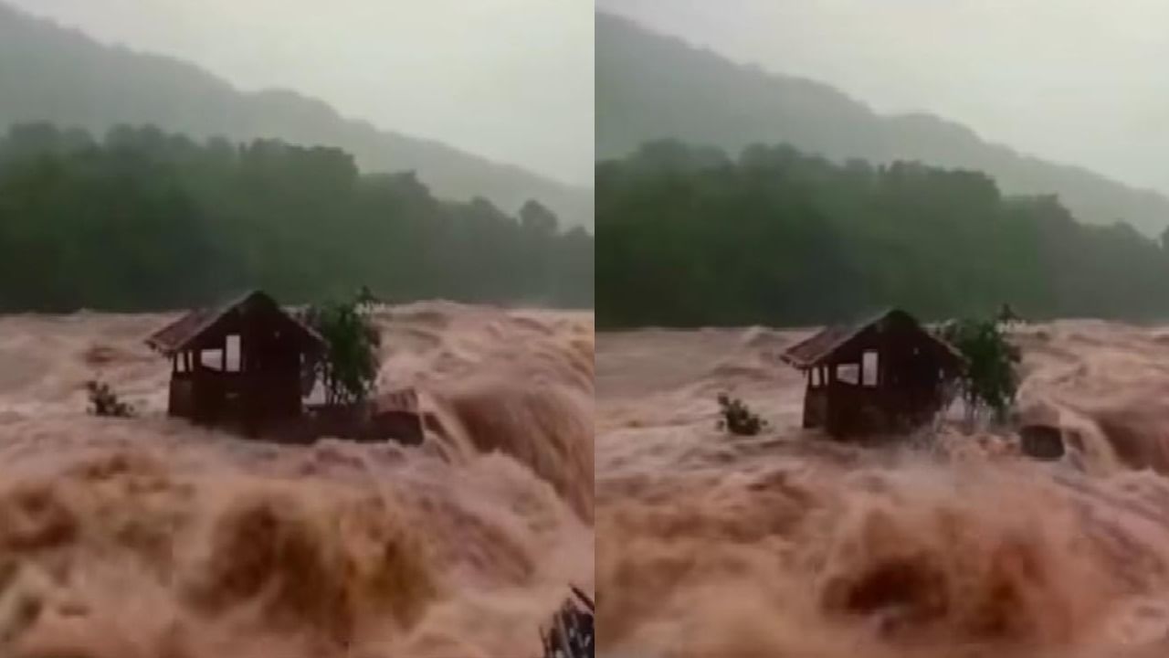 പാറ തുരന്നാണ് തടി കൊണ്ടുള്ള തൂണുകള്‍ നാട്ടിയത്. അതുകൊണ്ടാകാം ശക്തമായ ഒഴുക്കിലും തകരാതിരിക്കാന്‍ കാരണമെന്നാണ് ഉദ്യോഗസ്ഥര്‍ പറയുന്നത്.
Instagram Image