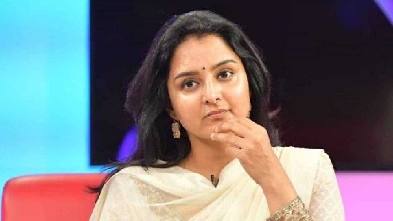 Manju Warrier: ഒന്നും മറക്കരുത്; വിവാദങ്ങൾക്കിടെ ചർച്ചയായി മഞ്ജുവാര്യരുടെ ഫേസ്ബുക്ക് പോസ്റ്റ്