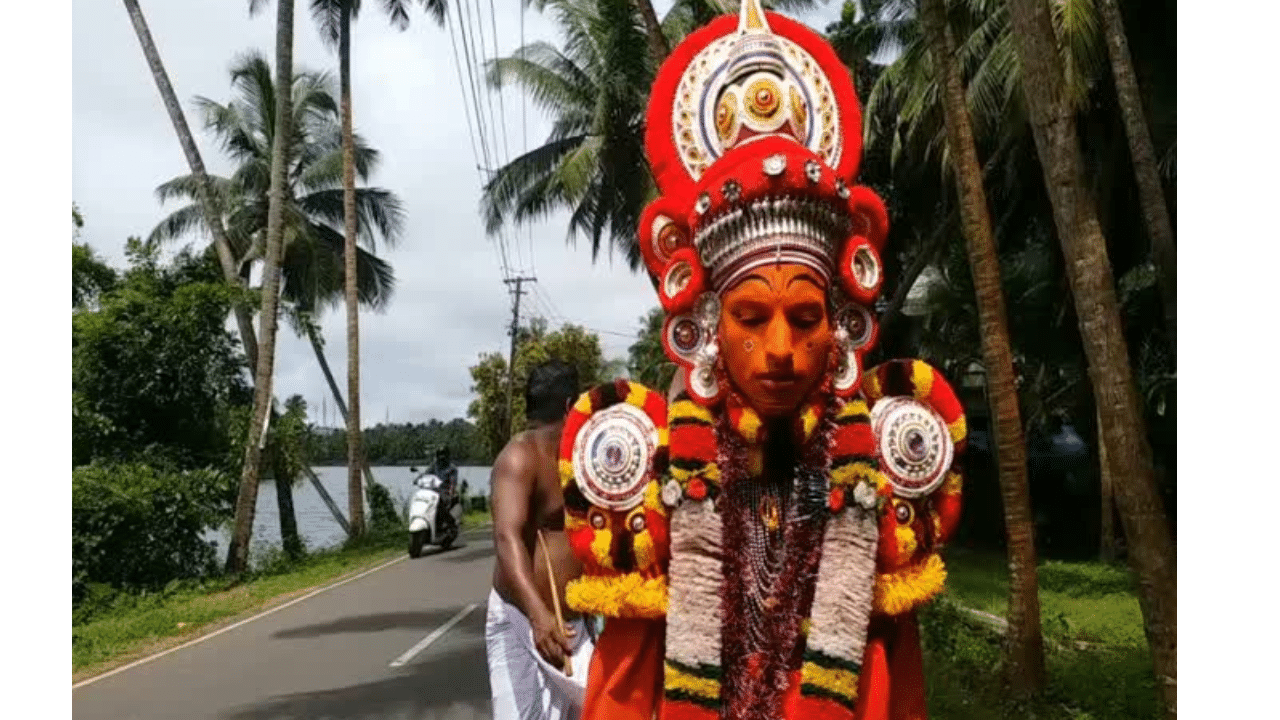 മഹാബലിയുടെ ഐതിഹ്യ കഥ പാടി വരുന്ന ഓണത്താറിന്റെ പാട്ടിലലിഞ്ഞാണ് ഉത്തരകേരളം തിരുവോണത്തെ വരവേല്ക്കുന്നത്. -ഫോട്ടോ - SOCIAL MEDIA
