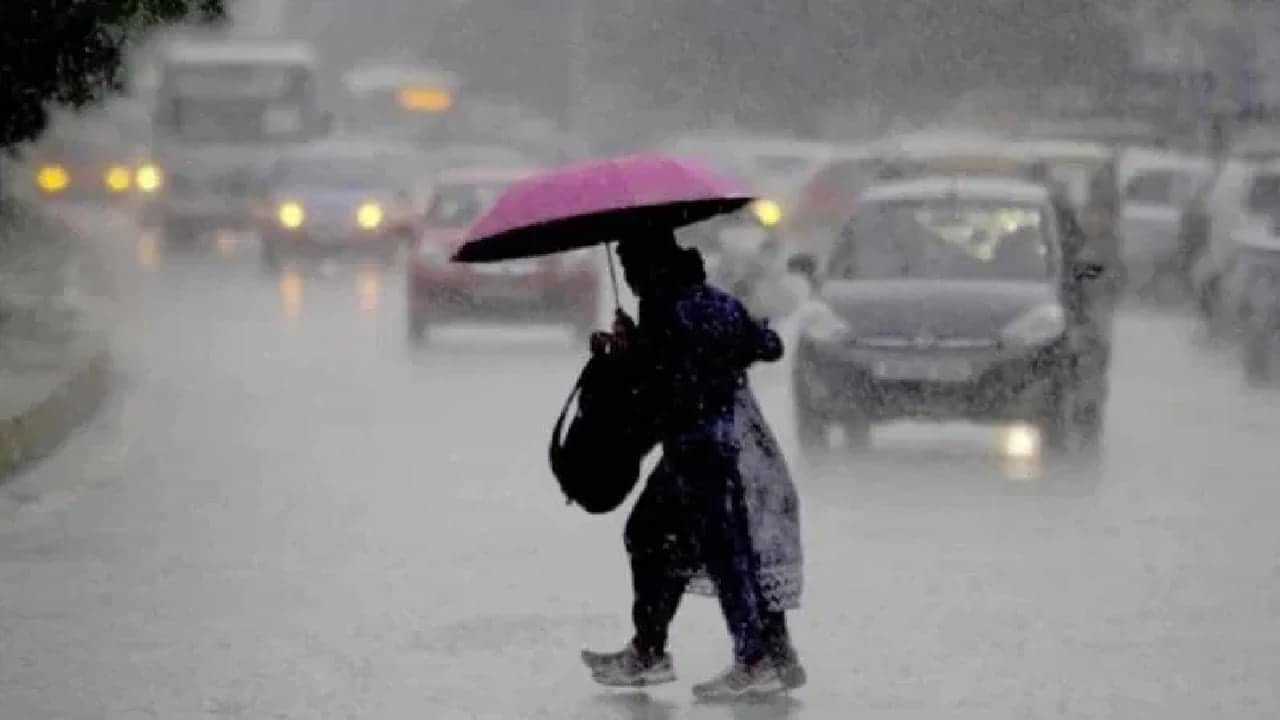 Kerala Rain Alert Update: മഴ മുന്നറിയിപ്പില്‍ വീണ്ടും മാറ്റം; വടക്കന്‍ ജില്ലകളില്‍ തീവ്രമഴയ്ക്ക് സാധ്യത; മൂന്ന് ജില്ലകളിൽ ഓറഞ്ച് അലര്‍ട്ട്