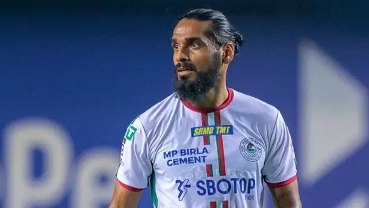 സന്ദേശ് ജിംഗാന്‍ ക്ലബ്ബ് വിട്ടപ്പോഴാണ് ആദരസൂചകമായി 21-ാം നമ്പര്‍ ജേഴ്സി വിരമിക്കുന്നതായി 2020-ല്‍ ബ്ലാസ്റ്റേഴ്സ് പ്രഖ്യാപിച്ചത്. ബിജോയ് വർഗീസിന്  പിന്നീട് ആരാധകരുടെ ആവശ്യം പരി​ഗണിച്ച് ഈ നമ്പർ നൽകിയിരുന്നു. 