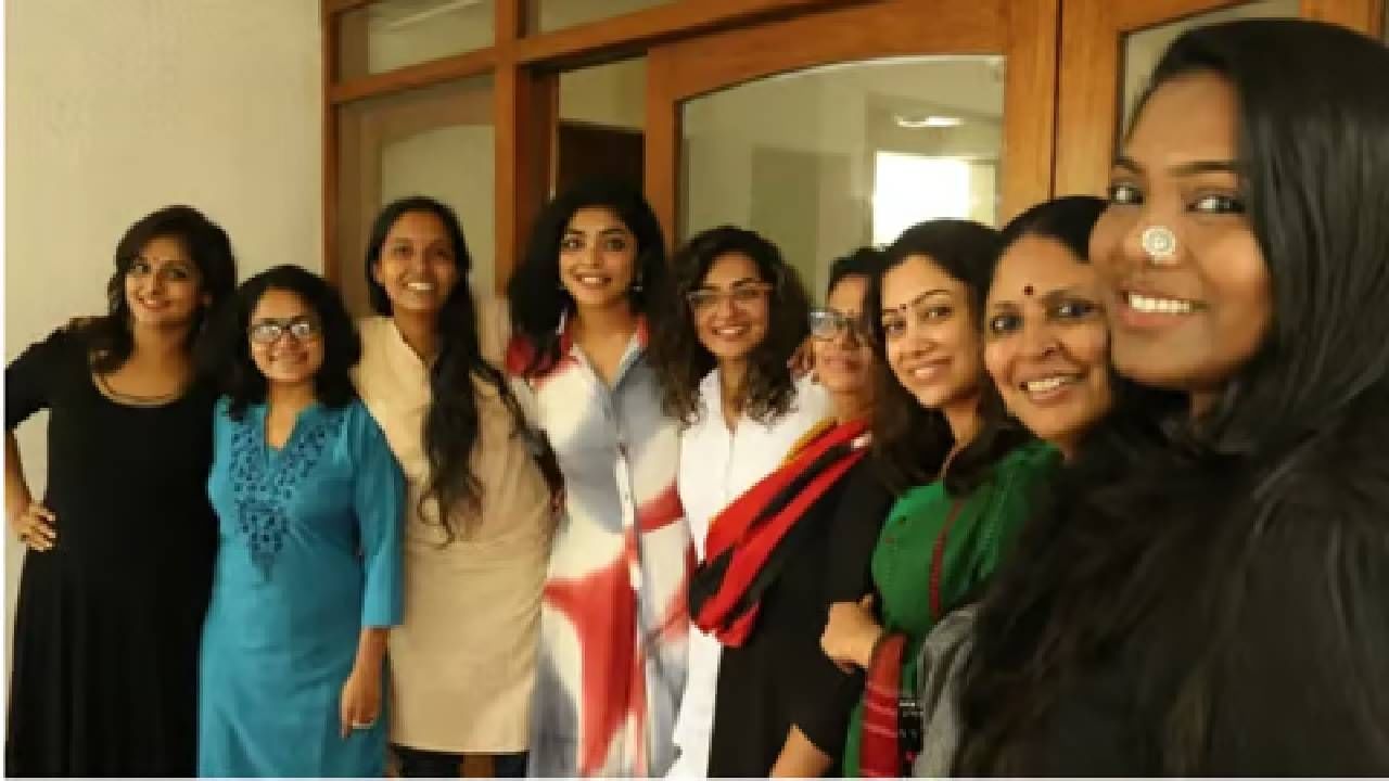 WCC: ‘സുരക്ഷിതമായ തൊഴിൽ ഇടം നമുക്ക് ഒരുമിച്ച് സൃഷ്ടിക്കാം’; കുറിപ്പ് പങ്കുവച്ച് ഡബ്ല്യൂസിസി WCC: ‘സുരക്ഷിതമായ തൊഴിൽ ഇടം നമുക്ക് ഒരുമിച്ച് സൃഷ്ടിക്കാം’; കുറിപ്പ് പങ്കുവച്ച് ഡബ്ല്യൂസിസി