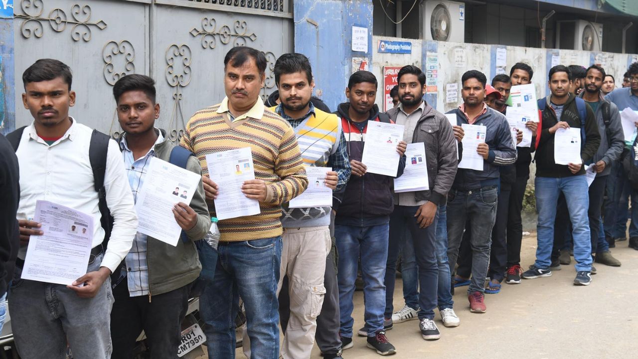 എല്ലാ അപേക്ഷകളും നിങ്ങൾക്ക് വെബ്സൈറ്റ് വഴി സമർപ്പിക്കാവുന്നതാണ്, ഒക്‌ടോബർ 4-ന് മുമ്പ് അപേക്ഷിക്കണം.