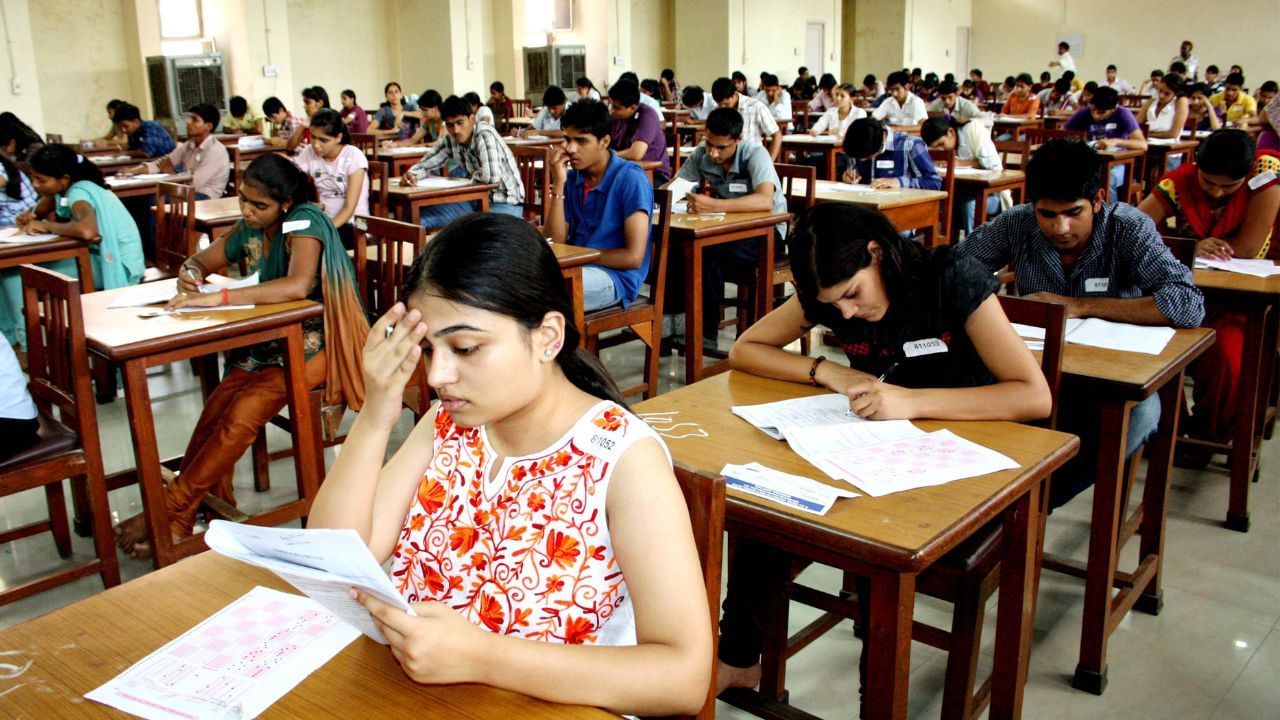 AI for Exam Evaluation: കാലം പോയൊരു പോക്കേ; ഉത്തരക്കടലാസ് മൂല്യ നിർണയത്തിന് എഐ