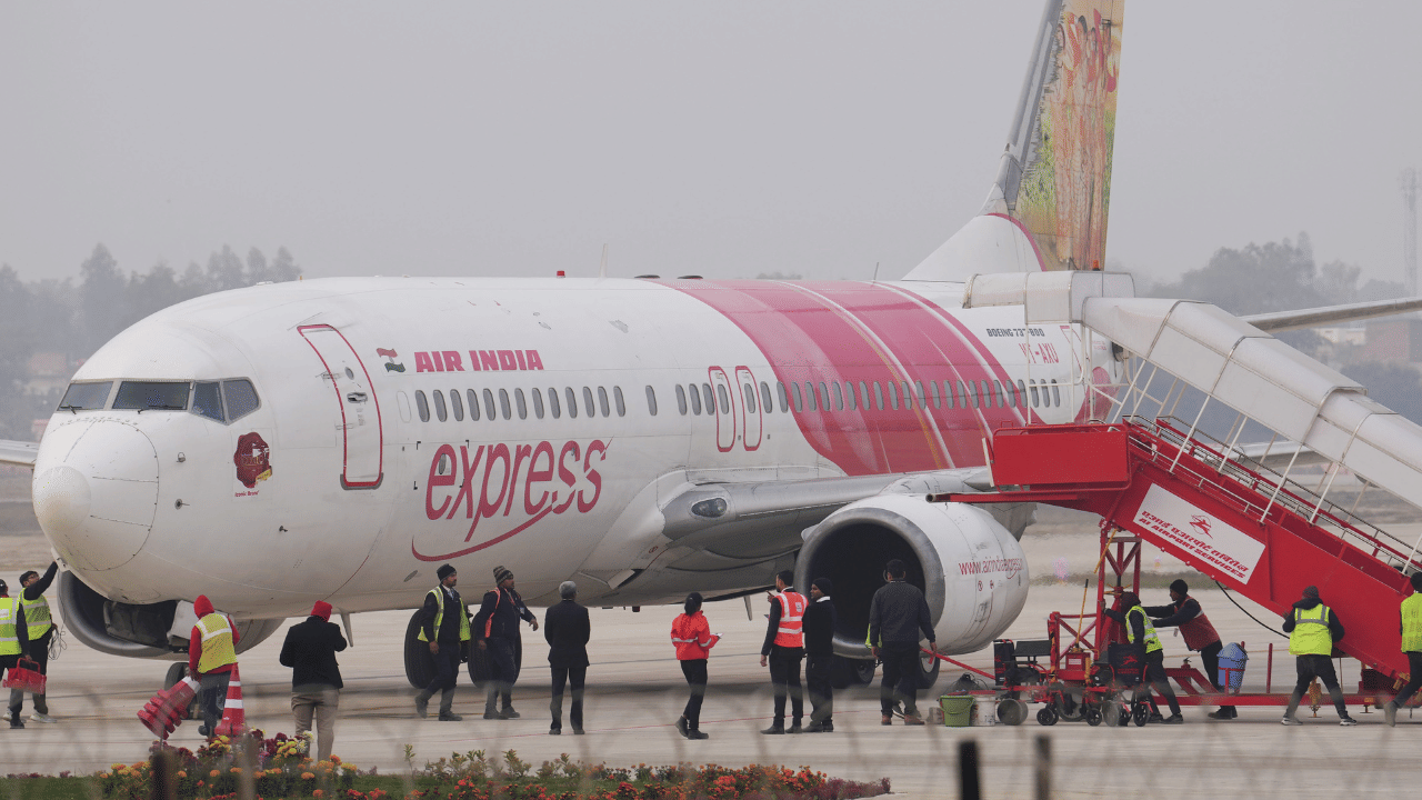 Air India Express: 932 രൂപയ്ക്ക് വിമാനടിക്കറ്റോ...? പറപറക്കാം ഇത്തവണത്തെ ഓണം; വമ്പൻ ഓഫറുമായി എയർ ഇന്ത്യ എക്സ്പ്രസ് Air India Express: 932 രൂപയ്ക്ക് വിമാനടിക്കറ്റോ...? പറപറക്കാം ഇത്തവണത്തെ ഓണം; വമ്പൻ ഓഫറുമായി എയർ ഇന്ത്യ എക്സ്പ്രസ്