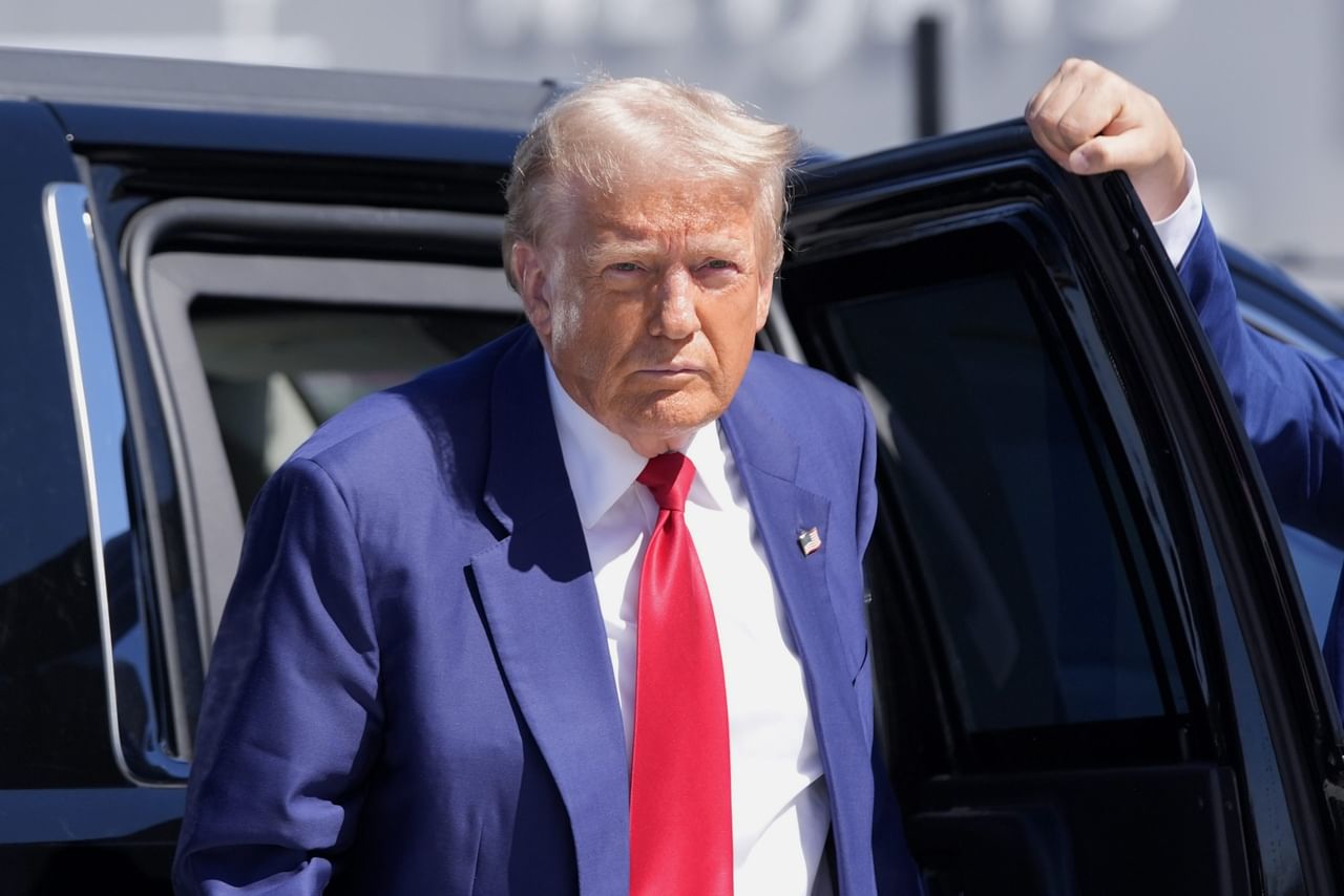 Donald Trump: ട്രംപിനു നേരെ ആക്രമണം; ഒരാൾ പിടിയിൽ Donald Trump: ട്രംപിനു നേരെ ആക്രമണം; ഒരാൾ പിടിയിൽ