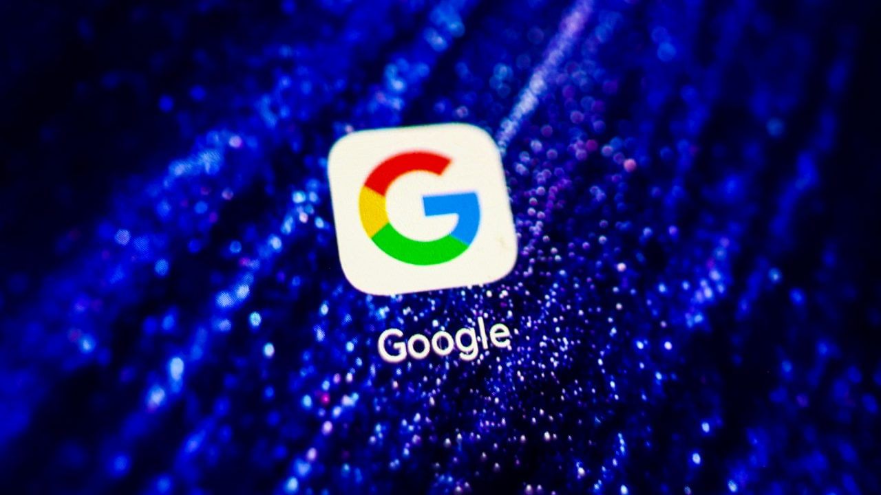 പിക്സൽ ഉപഭോതാക്കൾക്ക് മാത്രമല്ല, ആൻഡ്രോയ്ഡിൻ്റെ എല്ലാ ഡിവൈസുകളിലും പുതിയ ഫീച്ചേഴ്സ് ലഭിക്കും. ചൊവ്വാഴ്ചയാണ് ഇത് അവതരിപ്പിച്ചതെങ്കിലും വരും ദിവസങ്ങളിലേ ഇത് ഉപഭോക്താക്കൾക്ക് ലഭിക്കൂ. 14 ദിവസത്തിനുള്ളിൽ ഈ ഫീച്ചറുകൾ ലഭിക്കുമെന്നാണ് വിവരം. (Image Courtesy - Beata Zawrzel/NurPhoto via Getty Images)