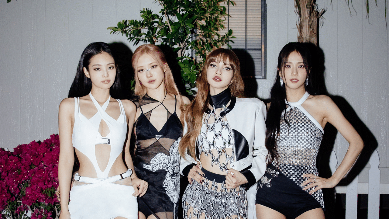 Black Pink: ബിടിഎസിനോട് ഒപ്പത്തിനൊപ്പം നിൽക്കുന്ന ബ്ലാക്ക്പിങ്ക് ലോകത്തിലെ ഏറ്റവും വലിയ ഗേൾ ബാൻഡാണ്. 2016 ഓഗസ്റ്റ് 8-ന് രൂപം കൊണ്ട ഗ്രൂപ്പിന്റെ ആരാധകർ 'ബ്ലിങ്ക്' എന്ന പേരിലാണ് അറിയപ്പെടുന്നത്. ജിസൂ, ജെന്നി, റോസ്, ലിസ എന്നിവരടങ്ങിയ ഗ്രൂപ്പ് 'ബൂംബായ' എന്ന ആദ്യ പാട്ടിലൂടെ തന്നെ തരംഗം സൃഷ്ടിച്ചു. ഈ ഗ്രൂപ്പിന് ലീഡർ ഇല്ലെന്നുള്ളതും ഇതിന്റെ ഒരു പ്രത്യേകതയാണ്. ഇവരുടെ ശക്തമായ നൃത്തച്ചുവടുകളും, പാട്ടുകളുമാണ് ഇവരെ മറ്റ് ഗേൾ ഗ്രൂപ്പുകളിൽ നിന്നും വേറിട്ട് നിർത്തുന്നത്. നിലവിൽ ഗ്രൂപ്പ് വിശ്രമത്തിലാണ്. 2025-ൽ ബ്ലാക്ക്പിങ്കിന്റെ തിരിച്ചുവരവ് ഉണ്ടാകും.
