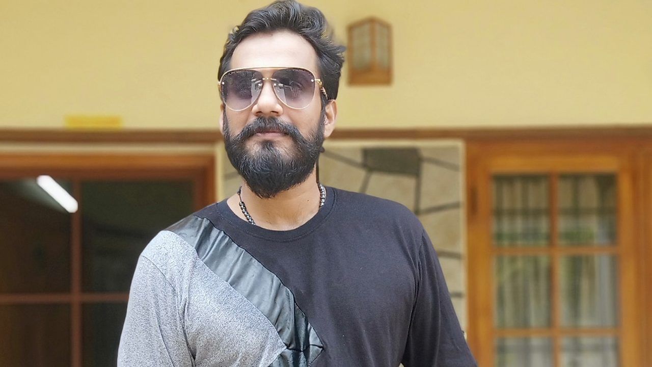 Actor Bala : ‘മദ്യപിച്ചെത്തി അമ്മയെ തല്ലുമായിരുന്നു; എൻ്റെ നേരെ കുപ്പിയെറിഞ്ഞു’; നടൻ ബാലയ്ക്കെതിരെ ഗുരുതര ആരോപണങ്ങളുമായി മകൾ Actor Bala : ‘മദ്യപിച്ചെത്തി അമ്മയെ തല്ലുമായിരുന്നു; എൻ്റെ നേരെ കുപ്പിയെറിഞ്ഞു’; നടൻ ബാലയ്ക്കെതിരെ ഗുരുതര ആരോപണങ്ങളുമായി മകൾ