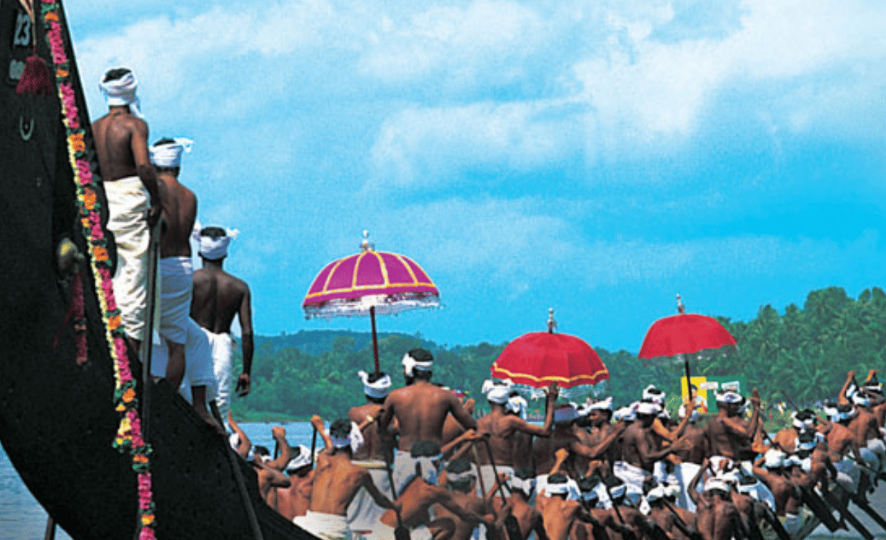 Aranmula Vallam Kali: ആറന്മുള ഉത്രട്ടാതി വള്ളംകളി: ജലരാജാക്കൻമാരായി മേലുകരയും കൊറ്റത്തൂരും