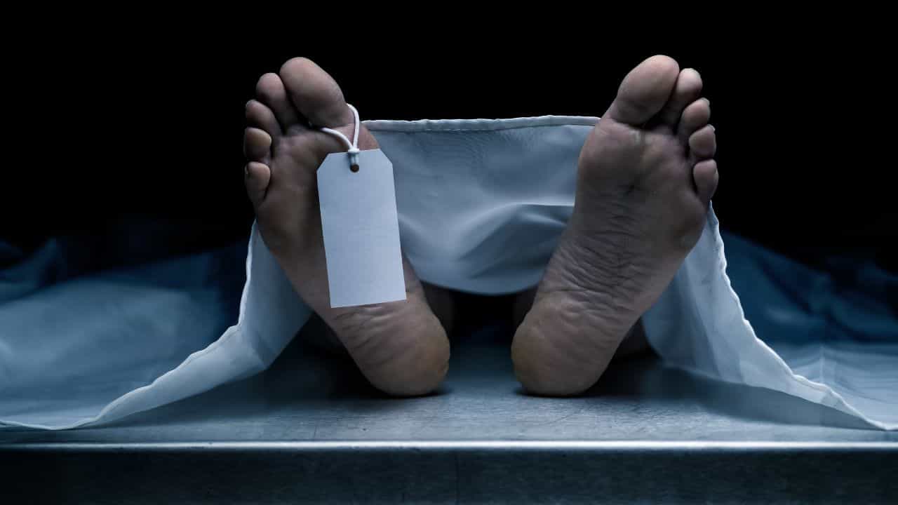 Man Found Alive Before Morgue: മരിച്ചെന്നു കരുതി ‘മൃതദേഹം’ മോര്‍ച്ചറിയിലേക്ക് മാറ്റുന്നതിനിടെ കൈ അനക്കി; പവിത്രന് ഇത് രണ്ടാം ജന്മം