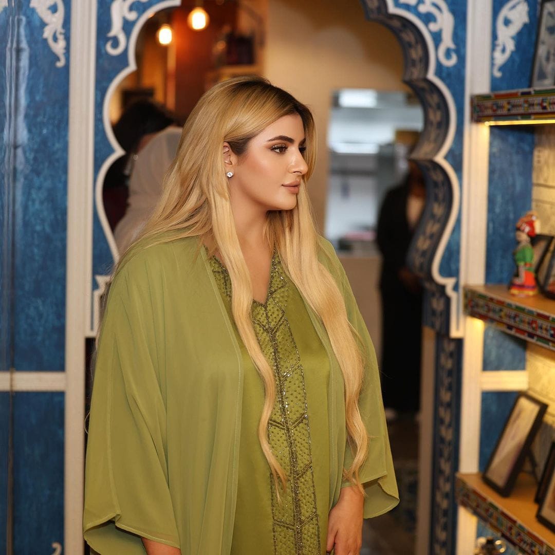 
 'പ്രിയപ്പെട്ട ഭർത്താവ്, നിങ്ങൾ മറ്റ് കൂട്ടാളികളുമായി തിരക്കിലായതിനാൽ, നമ്മുടെ വിവാഹമോചനം ഞാൻ ഇതിനാൽ പ്രഖ്യാപിക്കുന്നു. ഞാൻ നിങ്ങളെ വിവാഹമോചനം ചെയ്യുന്നു, ഞാൻ നിങ്ങളെ വിവാഹമോചനം ചെയ്യുന്നു,ഞാൻ നിങ്ങളെ വിവാഹമോചനം. എന്ന് മുൻ ഭാര്യ ' എന്നാണ് ഷെയ്ഖ മഹ്‌റ ഇൻസ്റ്റാഗ്രാമിലൂടെ പോസ്റ്റ് ചെയ്തത്. ഇതിനു പിന്നാലെ ഏറെ വൈറലായിരുന്നു പോസ്റ്റ്.(Image credits: instagram)