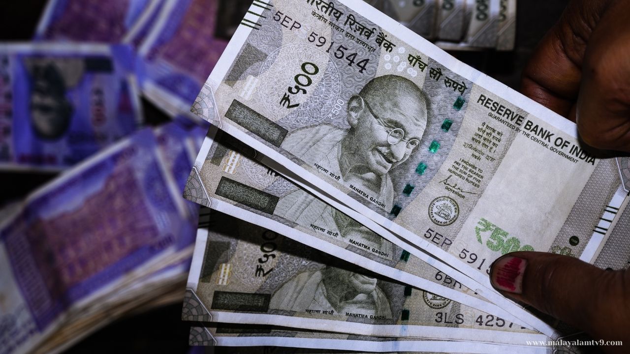 Fixed Deposit: ഇവിടെ എഫ്ഡി ഇട്ടാൽ കൈ നിറയെ പലിശ , വിശ്വസിക്കാവുന്നൊരു ബാങ്ക് Fixed Deposit: ഇവിടെ എഫ്ഡി ഇട്ടാൽ കൈ നിറയെ പലിശ , വിശ്വസിക്കാവുന്നൊരു ബാങ്ക്