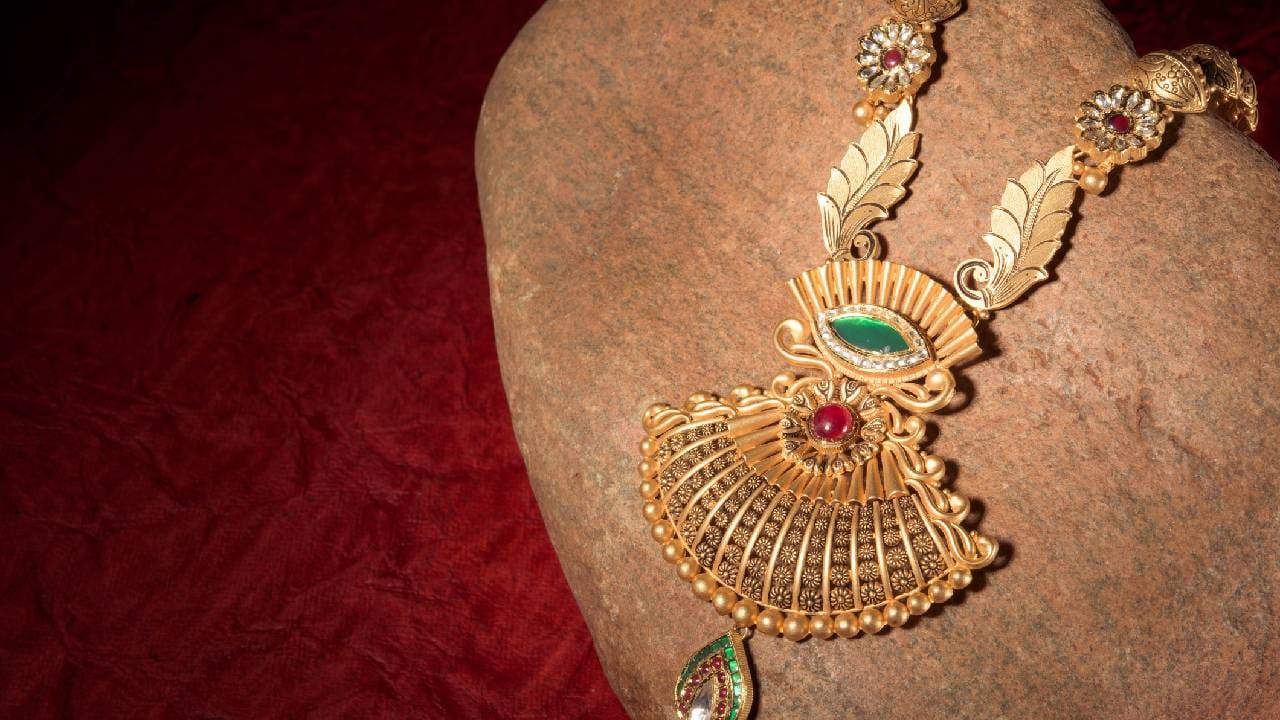 സെപ്റ്റംബർ 24-ആം തീയ്യതി സ്വർണവില ആദ്യമായി 56,000 രൂപ കടന്നു. പിന്നാലെ 27-ആം തീയ്യതി ചരിത്രത്തിലെ ഏറ്റവും ഉയർന്ന വിലയായ 56,800 രൂപയിലേക്ക് സ്വർണം എത്തുകയായിരുന്നു. (​image credits: gettyimages)